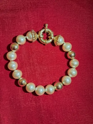 Pulsera perlas y eslabones dorados