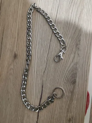 Catena per pantaloni con moschettone e anello