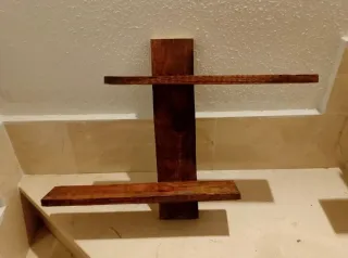 Estantería rústica de madera