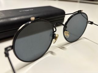 Gafas de sol Givenchy negras y doradas