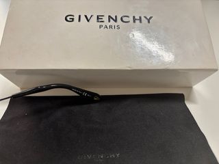 Gafas de sol Givenchy negras y doradas