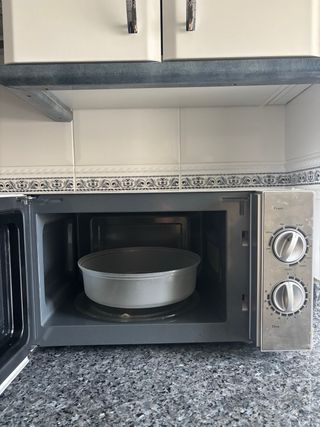 Microondas Taurus plateado