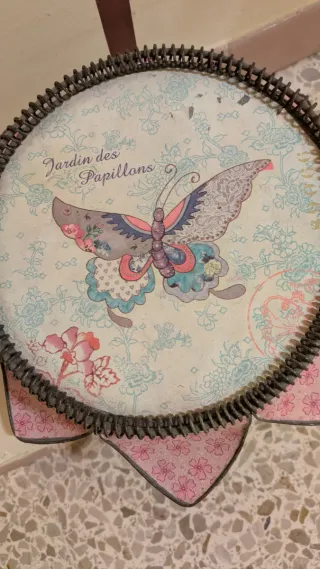 Mesita auxiliar vintage forja mariposa