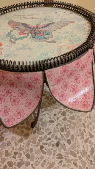 Mesita auxiliar vintage forja mariposa