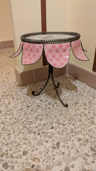 Mesita auxiliar vintage forja mariposa