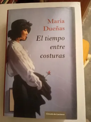 El tiempo entre costura