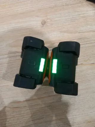 Cargador Hilti y 2 baterías