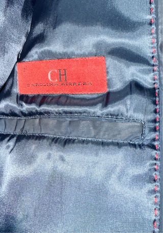 Chaqueta estilo Bomber negra de Carolina Herrera