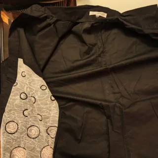 Blusa negra con estampado