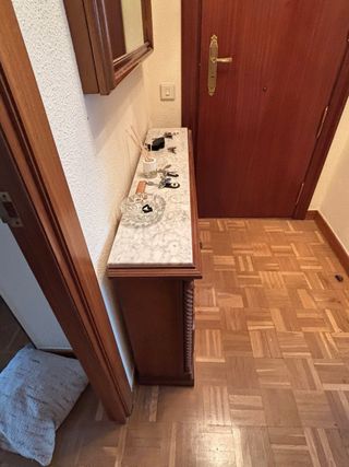 Cómoda de recibidor de madera