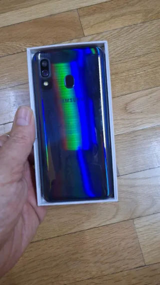 Samsung Galaxy A40 in Scatola Originale