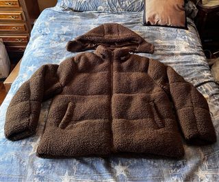 Chaqueta plumas marrón capucha extraible