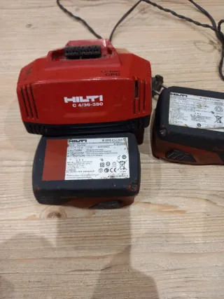 Cargador Hilti y 2 baterías