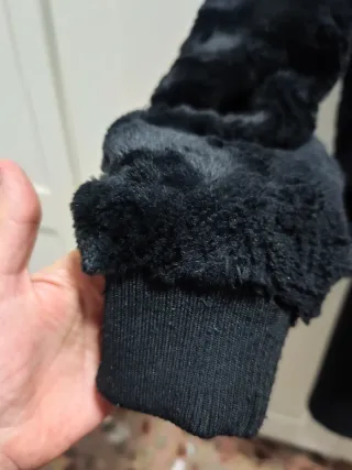 Chaqueta pelo sintético negra(talla pequeña como u