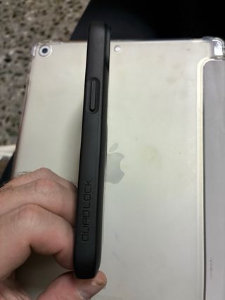 Funda iPhone 13 Quad Lock Negra