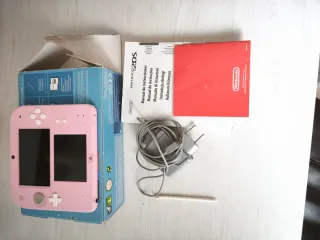 Nintendo 2DS Rosa Tomodachi Life