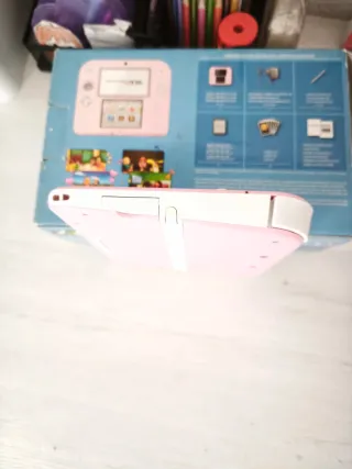 Nintendo 2DS Rosa Tomodachi Life