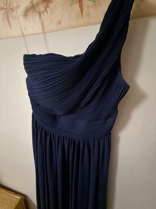 Vestido de fiesta azul asimétrico