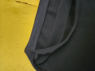 Gonna nera con pizzo