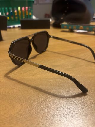 Occhiali da sole CB neri e argentati