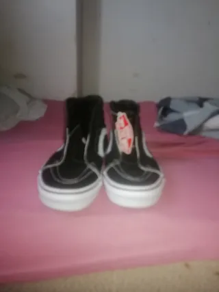 Tenis Vans Negros y Blancos Sin Usar