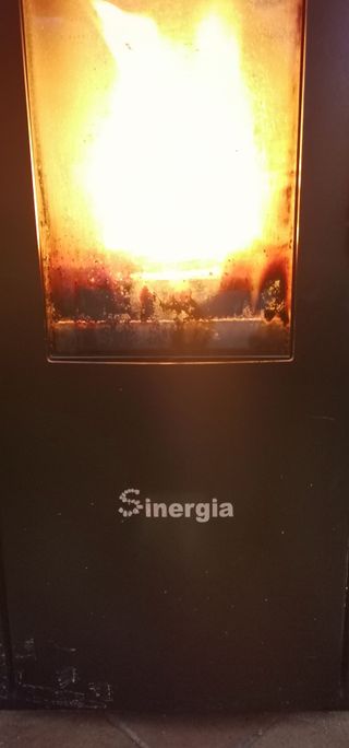 Hidroestufa Sinergia Pellet Negra