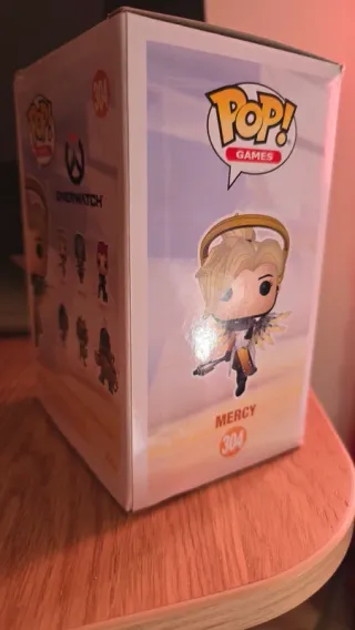 Funko Pop! #304 Overwatch Mercy Exclusivo