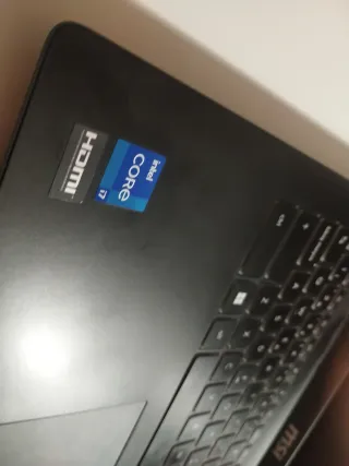 Portatile MSI Modern 15 Nero i7 32GB RAM