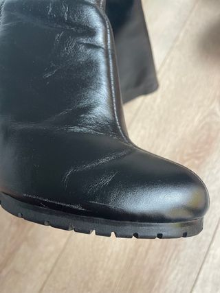 Stivali alti in pelle con tacco