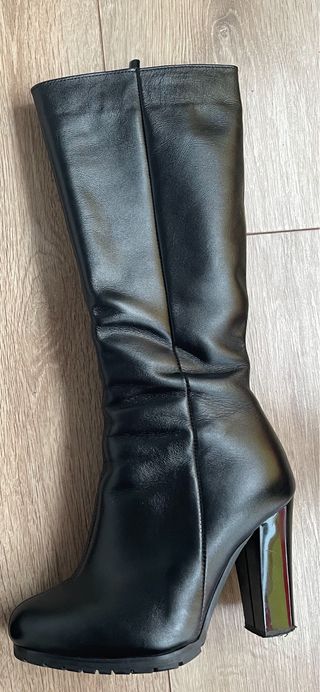 Stivali alti in pelle con tacco