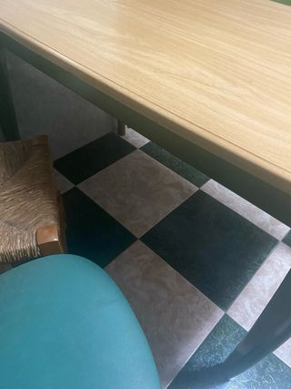 Mesa de cocina y sillas