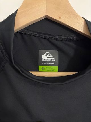 Camiseta Quiksilver Talla L Protección Solar UPF 5