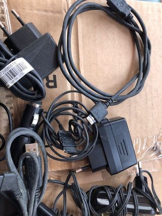 Cargadores móviles antiguos Nokia, LG, Sony Ericss