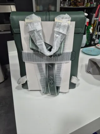 Mochila Piquadro Verde y Blanca