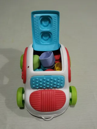 Coche de juguete para niños