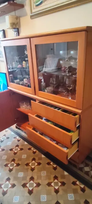 Mueble Vitrina y Cajones Madera ESCUCHO OFERTAS