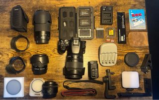 Kit Canon EOS 250D + 4 objetivos, y accesorios