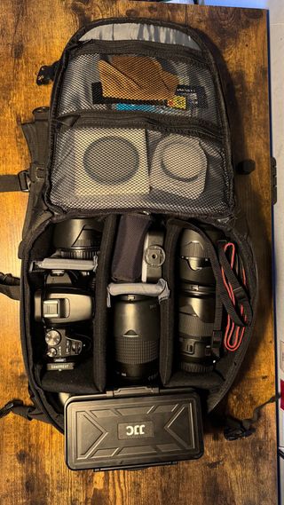 Kit Canon EOS 250D + 4 objetivos, y accesorios