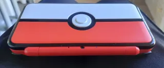 Nintendo 2DS Edición Poké Ball