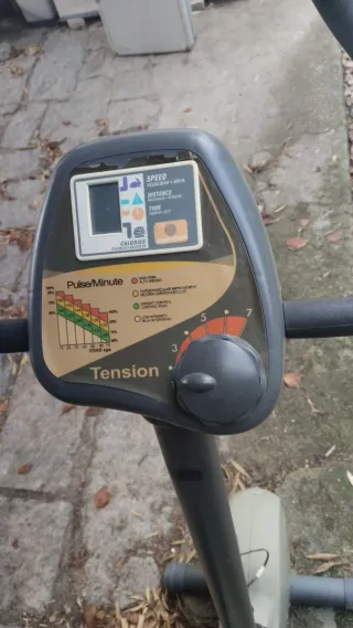 Bicicletta statica per esercizi