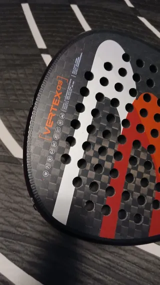 Pala de pádel Bullpadel Proline con funda