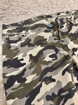 Pantalones camuflaje nuevos