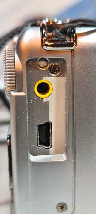 Cámara Olympus FE-210 Plata 7.1 MP