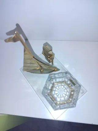 Adorno barco dorado vintage mechero y cenicero