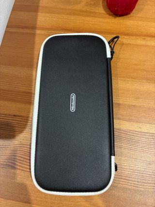 Funda Nintendo Switch Negra y Blanca