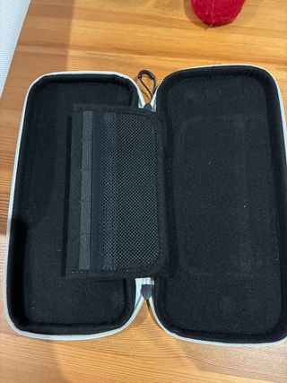 Funda Nintendo Switch Negra y Blanca