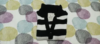 Jersey rayas blanco y negro. Talla M Buen estado