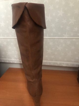 Stivali alti marroni