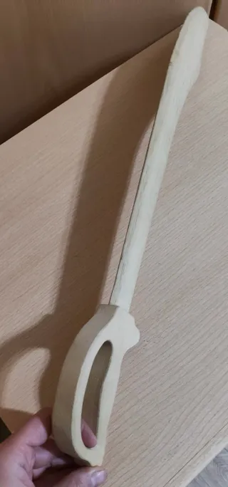 Espada árabe de madera artesanal