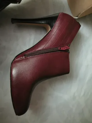 Botín granate tacón usados una sola vez